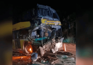 Misiones: más de 40 heridos tras un brutal choque entre un micro y un camión