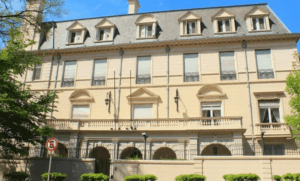 Desde el Ministerio de Seguridad no descartan reforzar la seguridad de la Embajada británica