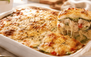 Pastel de pollo, zapallito y queso en capas: la receta sin puré, más práctica y liviana