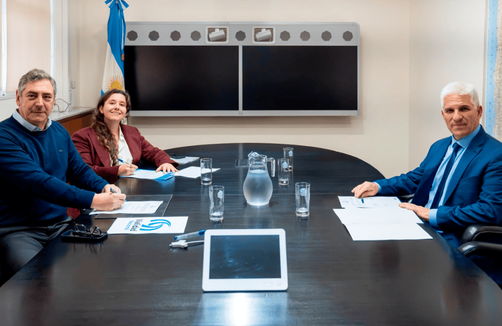 Poggi anunció la cesión de la avenida Santos Ortiz a la Provincia y un plan de obras sobre la ruta 7