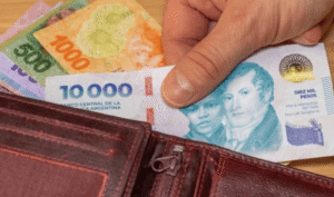 Los salarios registrados volvieron a caer en mayo y acumulan una pérdida real del 4,2% en nueve meses