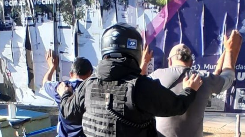 Demoraron a dos trapitos por causar disturbios en la vía pública