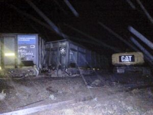 Descarrilaron 12 vagones de un tren cargado con carbón cerca de Nueva Escocia