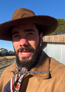 Recorre Argentina a caballo y desde Zanjitas reclamó el regreso del ferrocarril