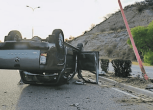 Un joven volcó con su camioneta en la autopista Los Puquios y resultó ileso