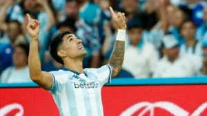 Universidad Católica busca a Santiago Solari: Racing podría perder a una de sus figuras