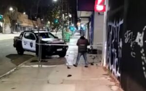 Caos en Palermo: persecución, choque y un joven herido