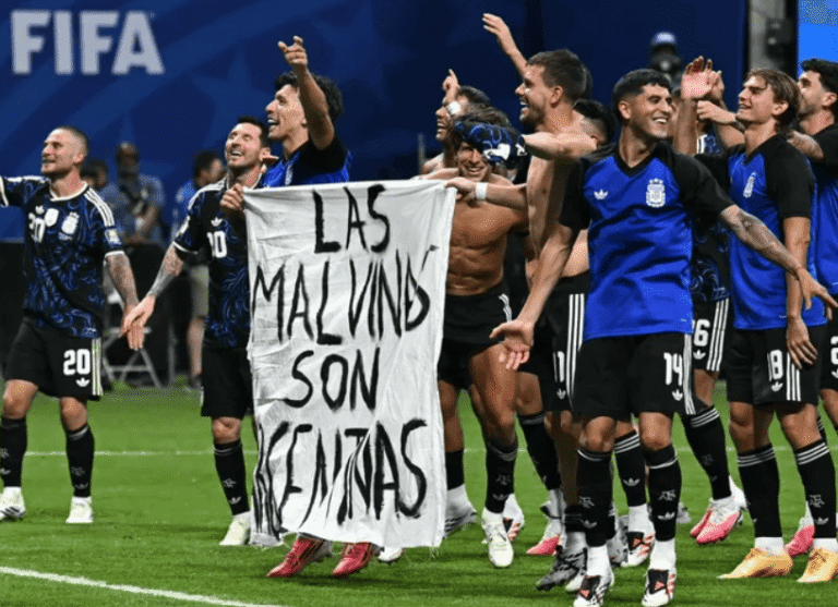 Durísima sanción de la FIFA a la Selección por los incidentes con España y la bandera de Malvinas