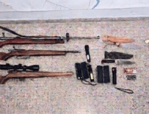 Peaje de Río Quinto: secuestraron armas y municiones en un camión que trasladaba una mudanza 
