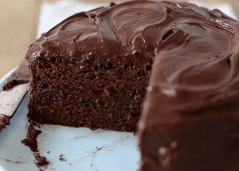 El bizcochuelo de chocolate imbatible de Osvaldo Gross: súper húmedo, sin leche ni manteca