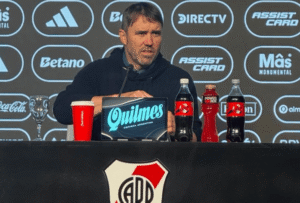 Coudet explotó en conferencia: del “no siento ninguna liviandad” al “soy respetuoso pero no boludo”