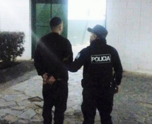 Prisión preventiva para un hombre que violó una restricción y agredió a su expareja