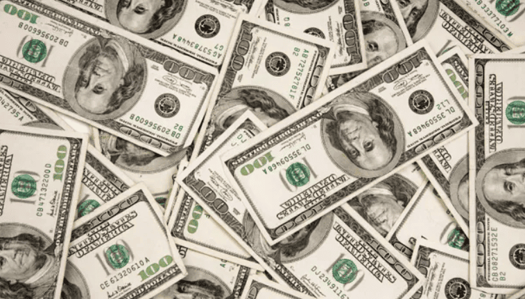 El dólar inició agosto con una nueva suba y el mayorista rozó los $1.500