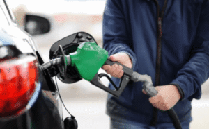 El Gobierno volvió a postergar la suba de impuestos a los combustibles para contener aumentos