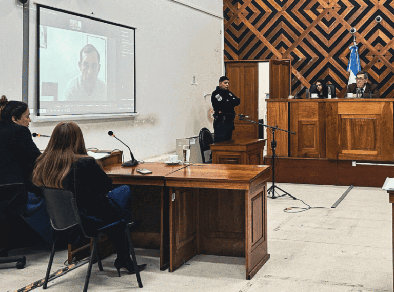 Piden cuatro años de prisión para un hombre que provocó un incendio en el Bº Eva Perón y dejó a dos heridos 