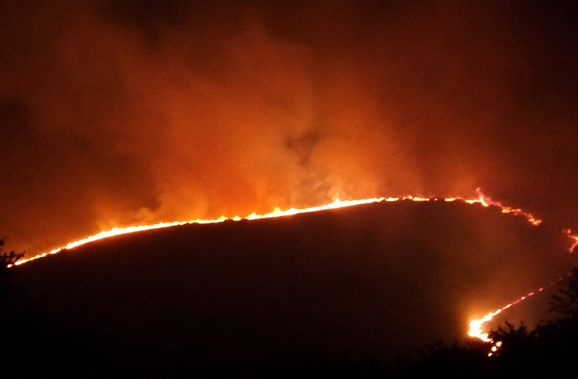 Incendios en La Carolina y El Volcán fueron contenidos