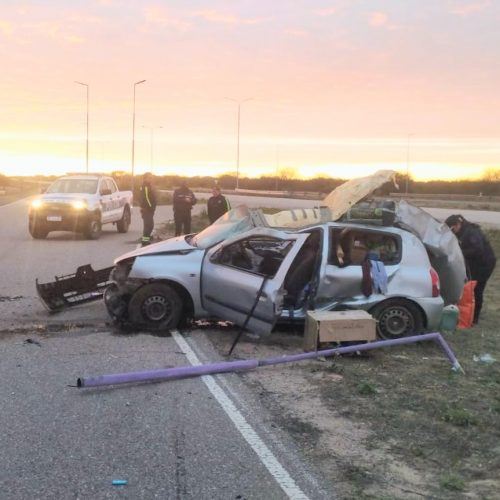 Un conductor de Mendoza se estrelló contra un poste en la autopista de las Serranías Puntanas