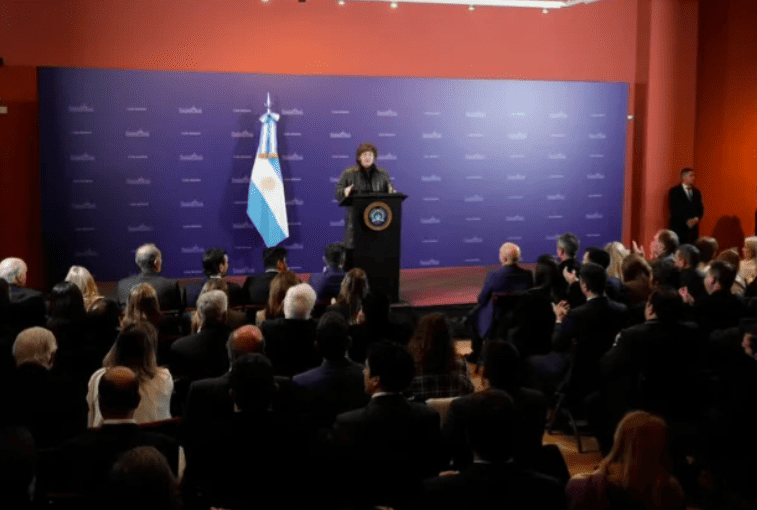Javier Milei se reúne con legisladores de La Libertad Avanza de cara a una sesión clave en Diputados