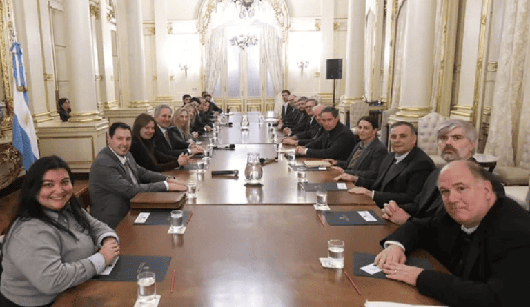 Karina Milei se reunió con la Iglesia y avanzó en la organización de la visita del papa León XIV