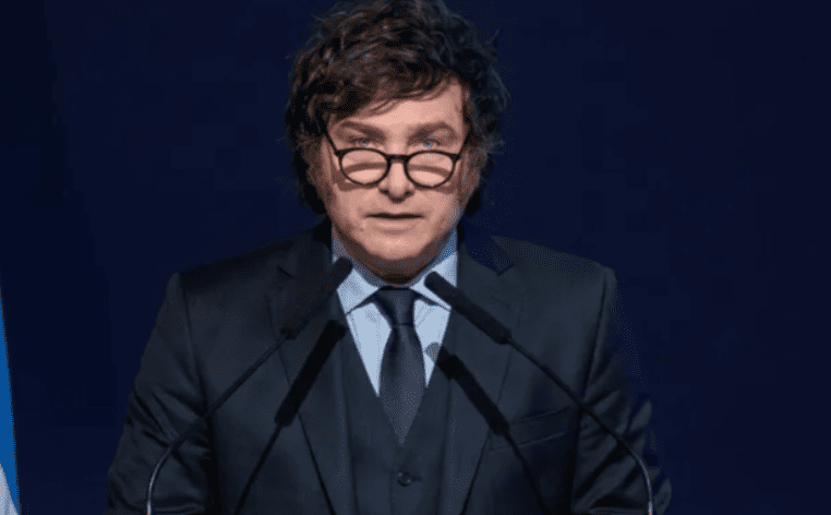 Javier Milei apuntó contra el feminismo: «Estamos pagando caro la locura de los pañuelitos verdes»