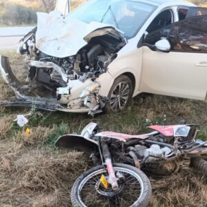 Un joven murió tras chocar con su moto contra un auto en Quines