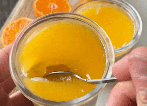 Con 4 ingredientes: Mousse de mandarina y yogur sin azúcar, el antojo saludable