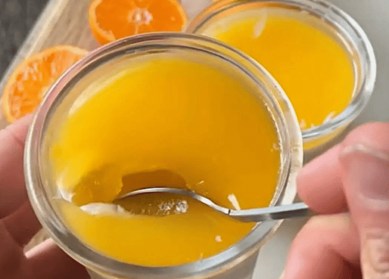 Con 4 ingredientes: Mousse de mandarina y yogur sin azúcar, el antojo saludable