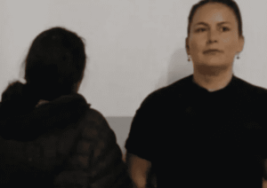 Detuvieron a una mujer que discutió con su ex pareja y le arrojó agua hirviendo