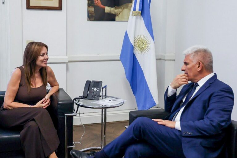 Poggi y Pettovello acordaron sumar 84 escuelas al Programa Hora+