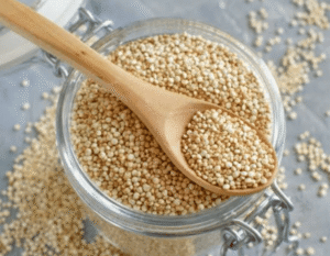 La quinoa en América: usos culinarios y tradicionales en sopas, postres y más en la gastronomía urbana y rural