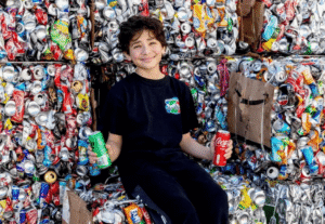 Inglaterra: un adolescente recicló 1,5 millones de latas de aluminio y donó USD 24.000 a causas solidarias