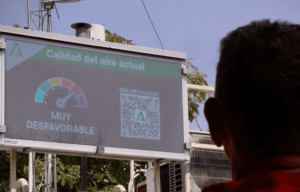 Córdoba instala sensores ambientales en escuelas para medir la calidad del aire y educar sobre salud infantil