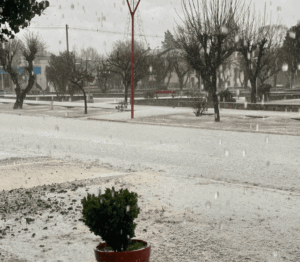 Una fuerte tormenta sorprendió a vecinos del departamento San Martín 