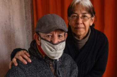 VIDEO | Un matrimonio de Villa Mercedes vende su casa para afrontar un tratamiento de salud