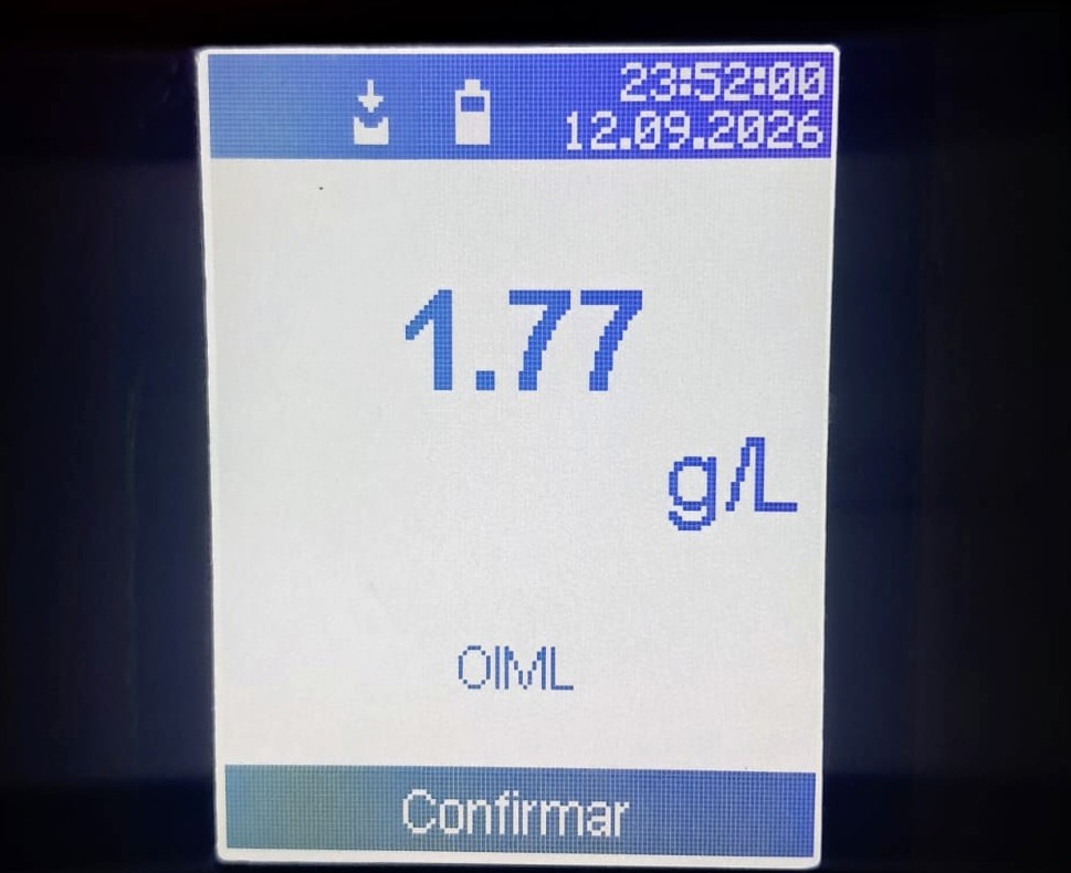 Daños en la parte trasera del auto estacionado