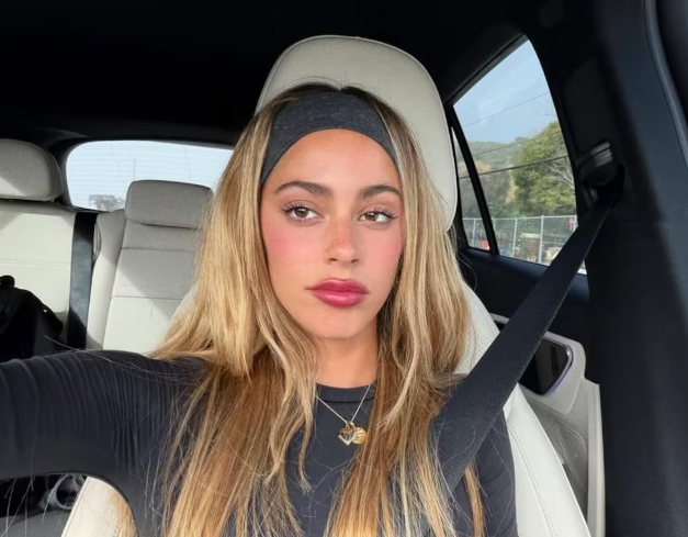 Tini Stoessel: la persona clave en su acercamiento religioso