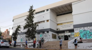 Piden prisión para la madre que atacó a una maestra en Neuquén