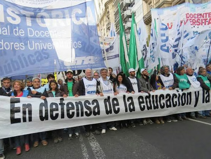 Gremios universitarios rechazaron la oferta y anunciaron medidas