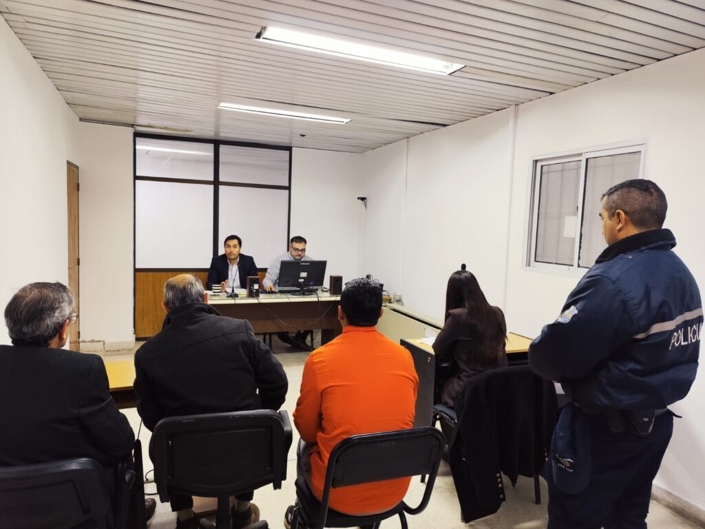 Lo acusan de obligar a su expareja a abortar y cumplirá 120 días de prisión domiciliaria