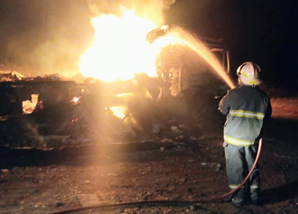 Camión incendiado en la ruta 147