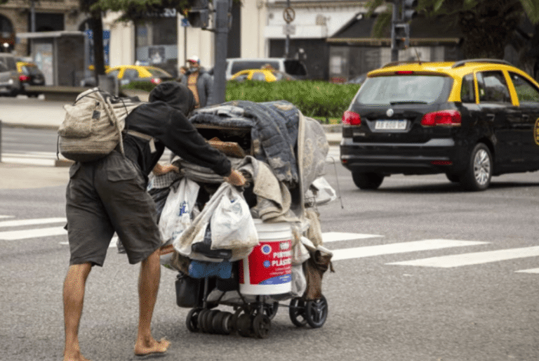Canasta básica: una familia necesitó más de $1.600.000 para no ser pobre en agosto