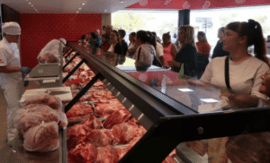 El consumo de carne vacuna cayó 9,5% en agosto y los argentinos comen casi 5 kilos menos que hace un año