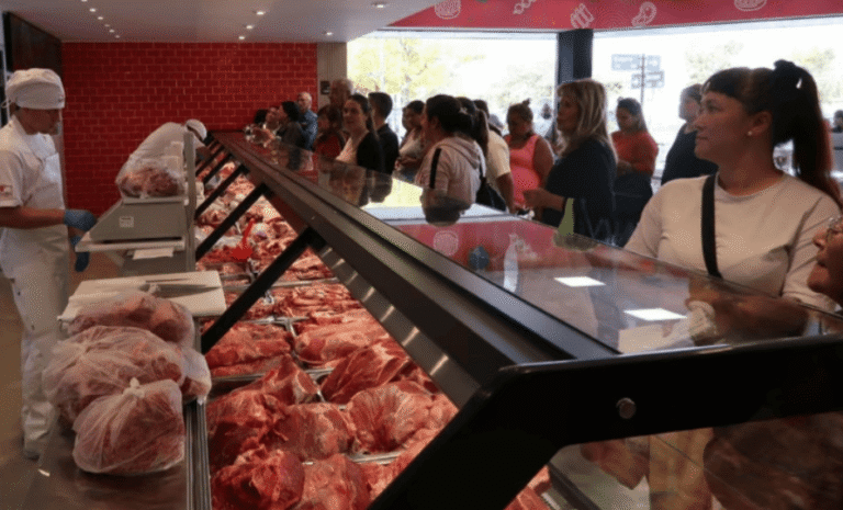 El consumo de carne vacuna cayó 9,5% en agosto y los argentinos comen casi 5 kilos menos que hace un año