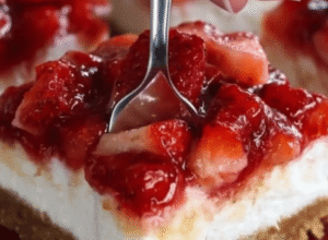 Cheesecake de frutillas sin horno en 2 versiones muy fáciles que son pura tentación