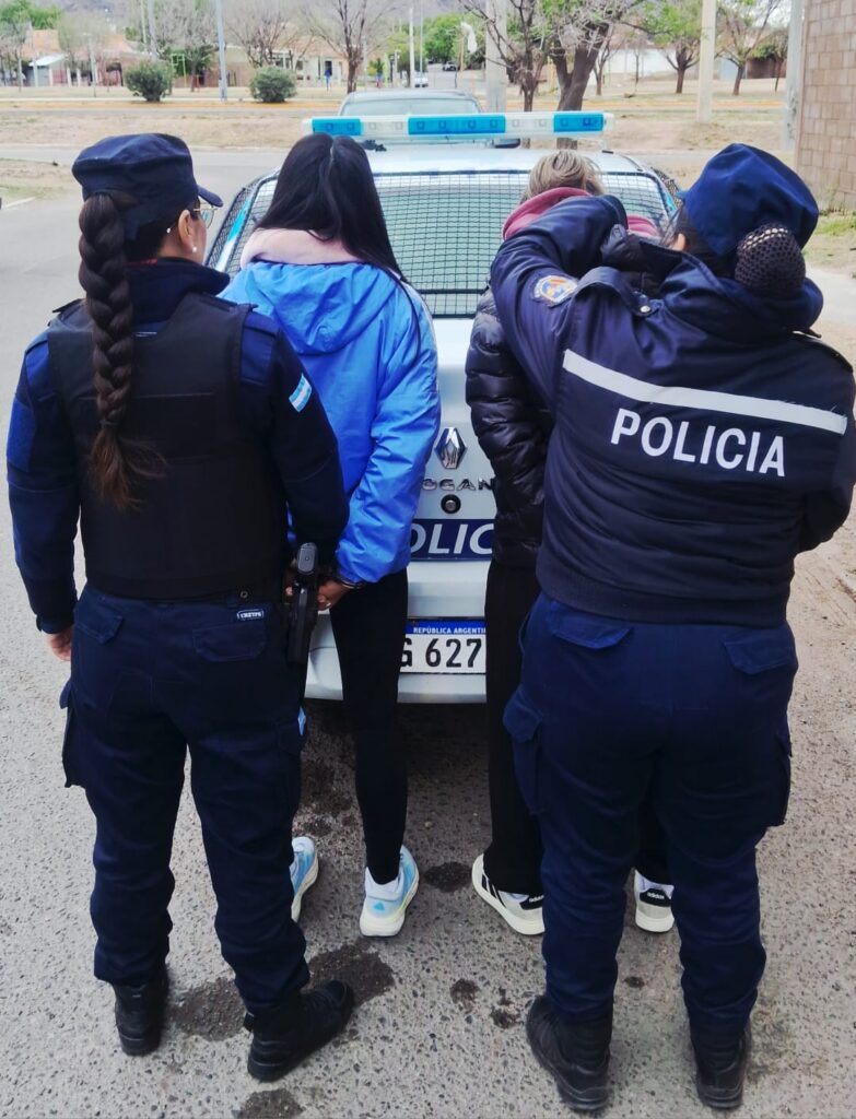 Dos mujeres fueron demoradas por provocar disturbios en el Bº 134 Viviendas