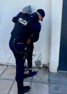 Villa Mercedes: un hombre fue detenido por amenazar a transeúntes con un cuchillo