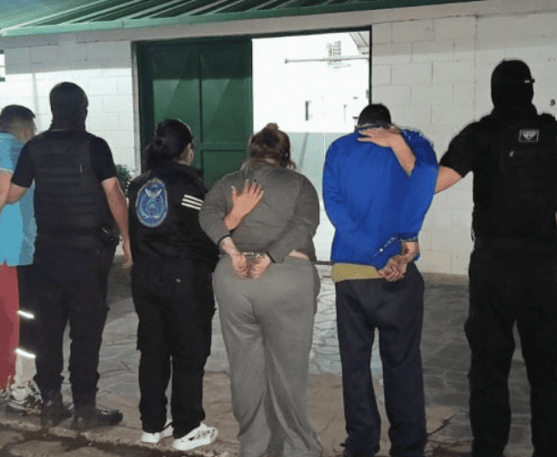 Prisión preventiva para tres personas y domiciliaria para una mujer por tener droga valuada en $36 millones