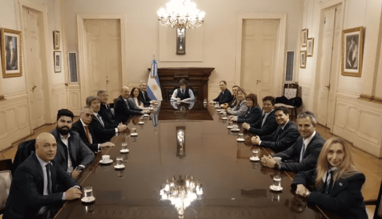 Javier Milei reunió al Gabinete: saldo por positivo de la cadena por Malvinas y ratificación del rumbo económico