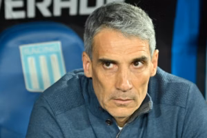 Vojvoda dejó de ser el técnico de Racing tras la eliminación