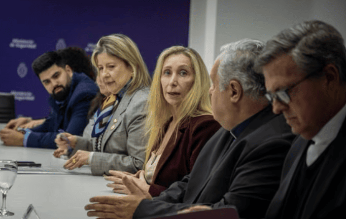 Karina Milei habló tras la reunión por la visita de León XIV y aseguró que «el Papa es de todos los argentinos»
